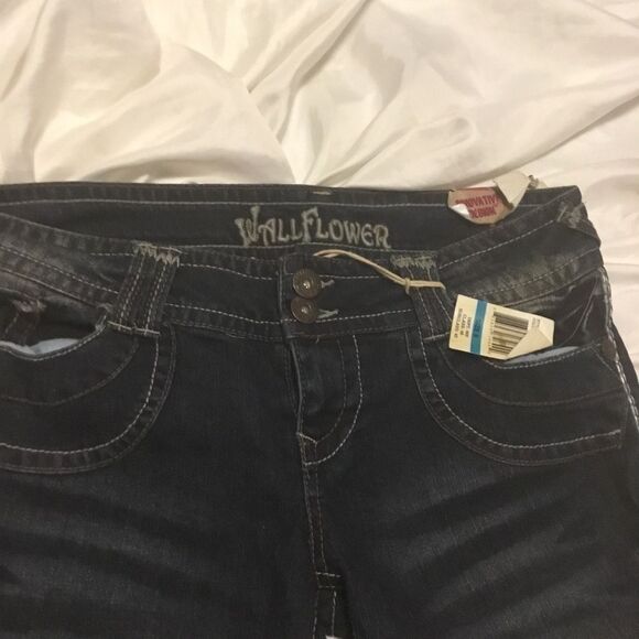 Wallflower Dark Wash 2 Button Whisker Detail Cuff Bottom Jeans Shorts 9 - Picture 3 of 7